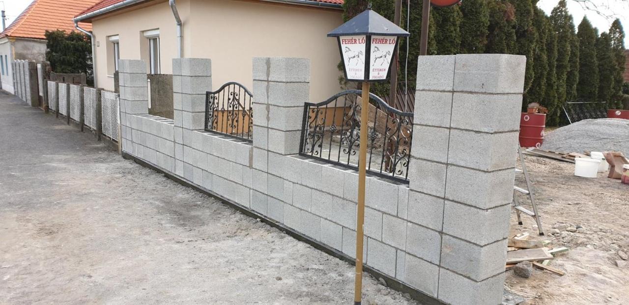 Fehérló Vendégház&Restaurant Buk Exterior foto