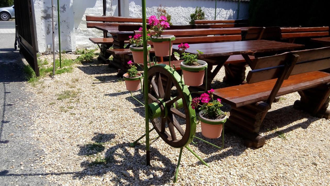 Fehérló Vendégház&Restaurant Buk Exterior foto