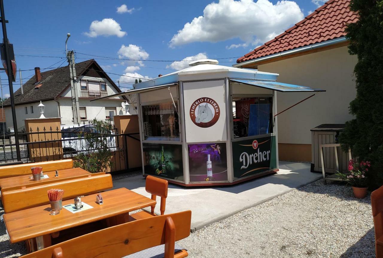 Fehérló Vendégház&Restaurant Buk Exterior foto